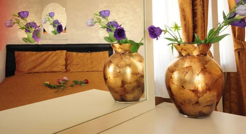 Rose Bouquets Hotel Stambuł Zewnętrze zdjęcie
